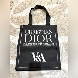 V&A Fashion Manifesto Christian
Dior Tote Bag